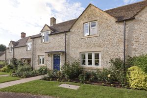 2 East Allcourt- click for photo gallery